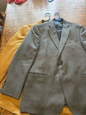 Classic Gray Men's Wool-Blend Blazer - Versatile Sport Coat